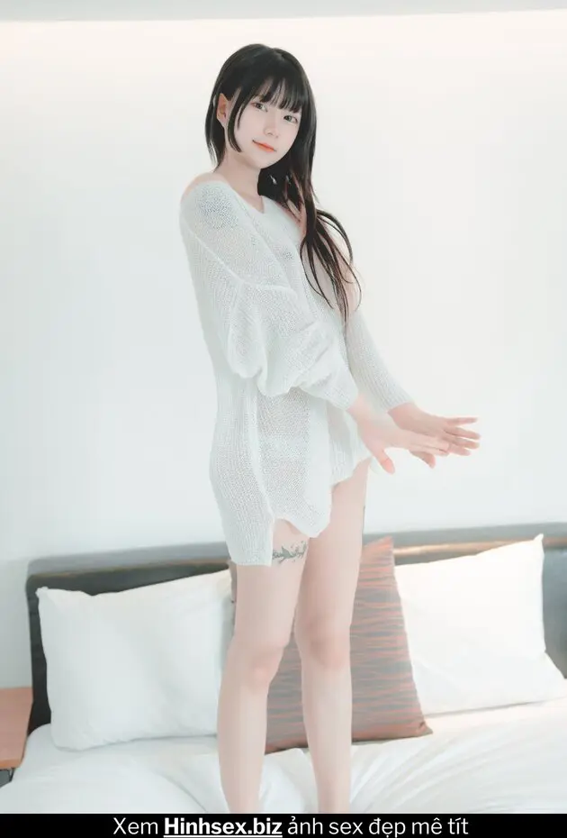 Ảnh sex 2k bé mặc quần ngọc trai 3