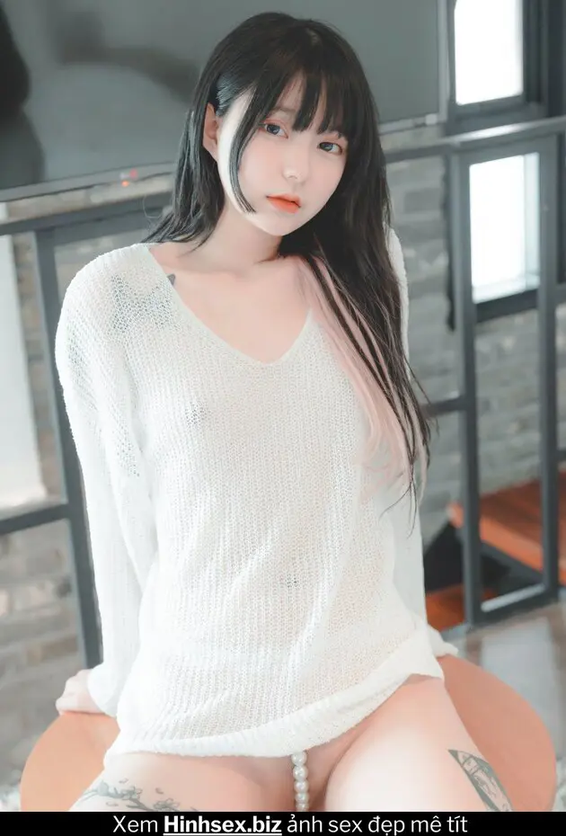 Ảnh sex 2k bé mặc quần ngọc trai 6