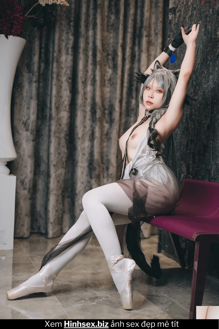 Gái xinh cosplay anime khoe ngực lép, lồn khít 18+ hình 7